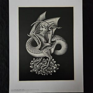 M.C. Escher "Dragon, 1952" Edizione vintage stampata in Olanda. Dimensioni 34 x 43,5 cm Home Decor.
