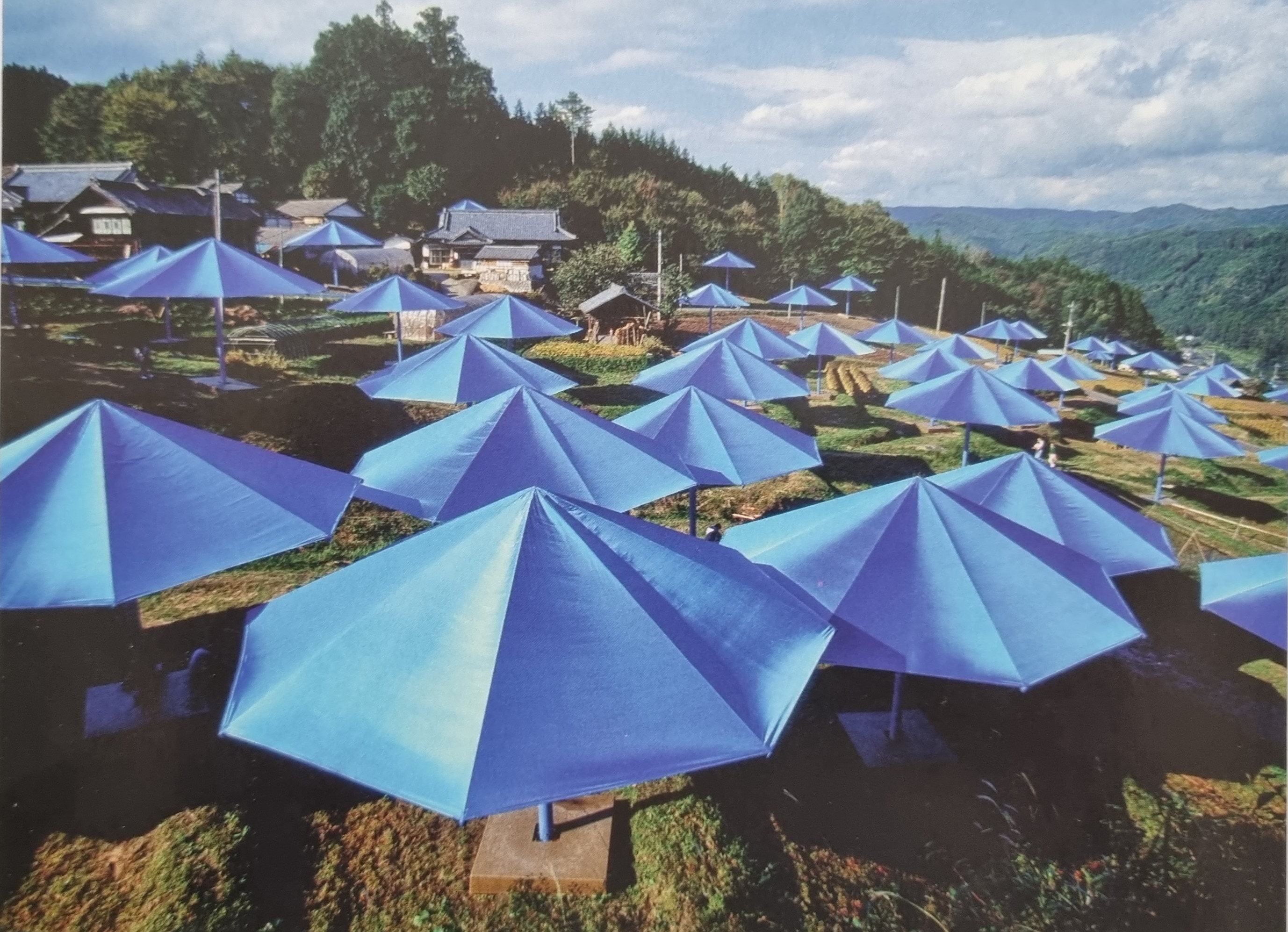 アート・デザイン・音楽 Christo The Umbrellas Christo | The Yellow Umbrellas (1991) | Available for Sale