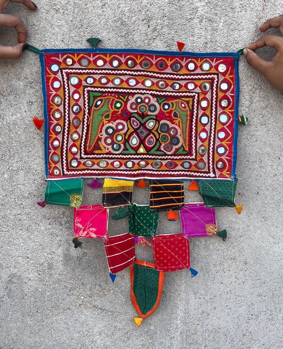 カッチアンティーク刺繍のタペストリー壁掛け☆ヴィンテージ刺繍