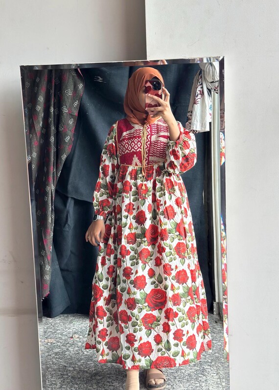 chinese dress ladies Floral Maxi Dress Women Patchwork Floral Flowy Maxi Dress Y2k Spaghetti  Strap V Neck Beach Dresses (Blue,Small) at Amazon Women's Clothing store