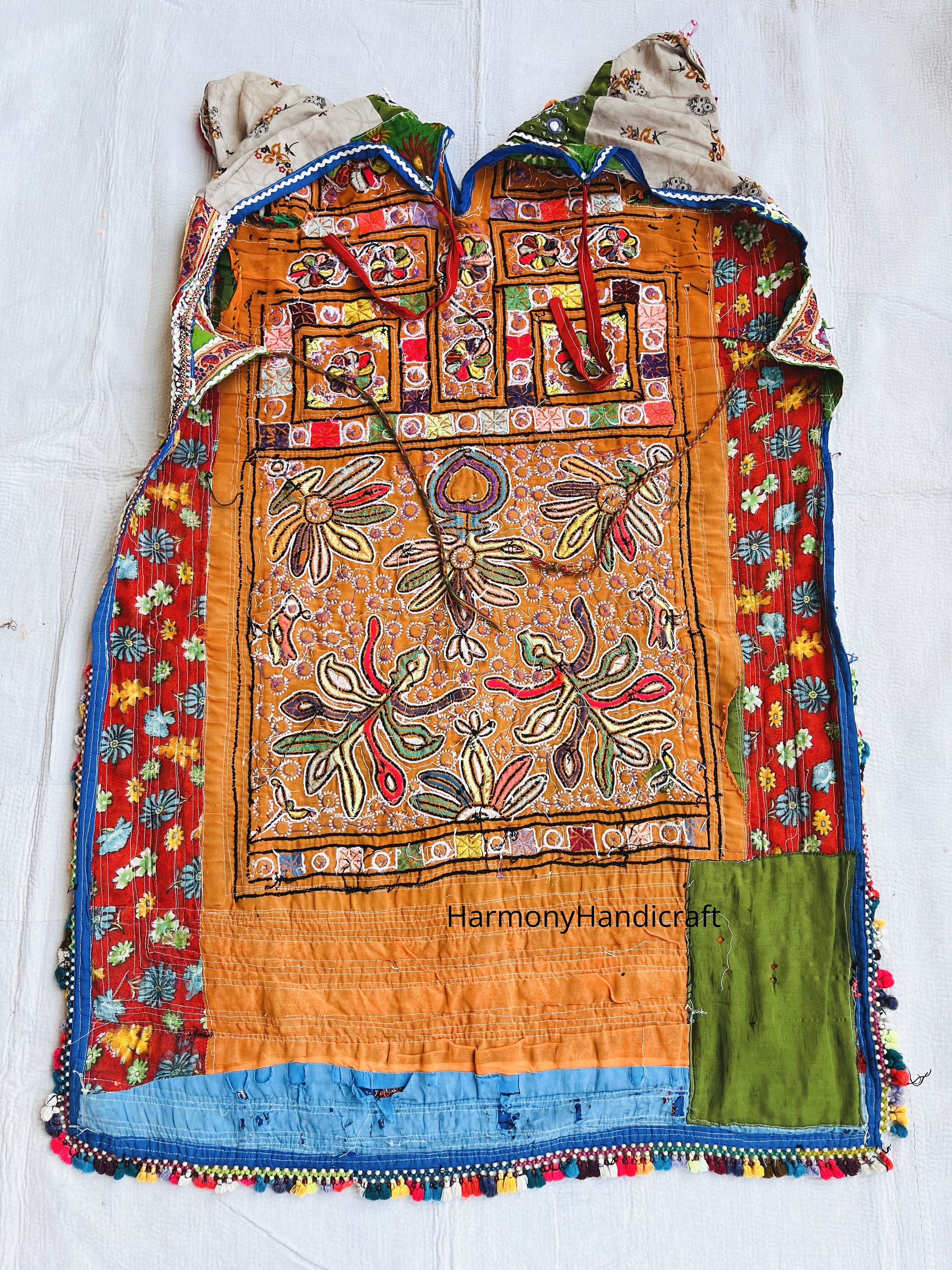 ヴィンテージ バンジャラ刺繍ネックヨークパッチ、ボヘミアン