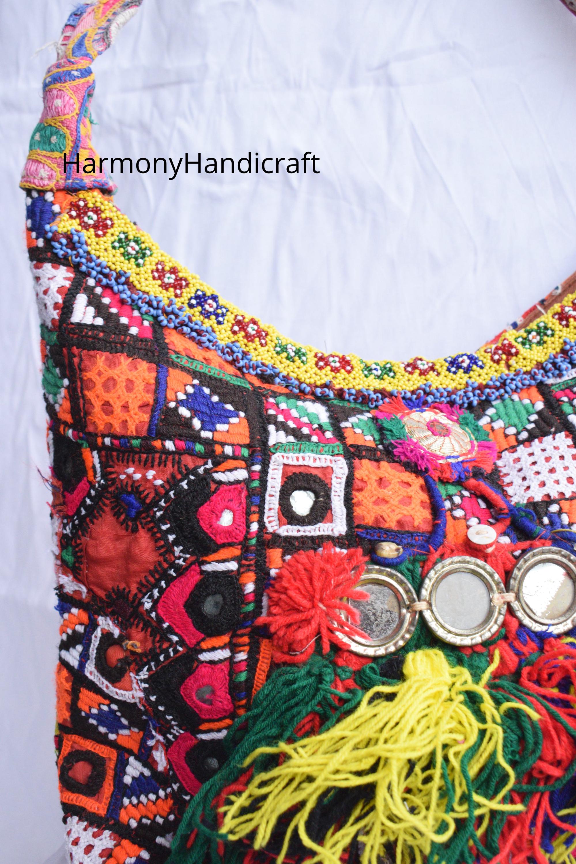 インド 民族 刺繍 vintage バッグ セール】ラバリ族の伝統刺繍ショルダーバッグ - インドの