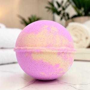 Handmade Bath Bombs | 4.5 oz | Honeysuckle