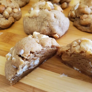 Vegan White Chocolate Macadamia Nut Cookies