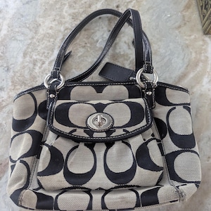 バッグ Coach Bag Signature Y2K Shoulder 2000s Vintage Y2K Coach Signature Canvas Shoulder Bag – Black & Grey