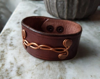 Men's Leather Cuff Bracelet with hammered copper. 1 1/2" W for an approximately 8" wrist.Made in USA