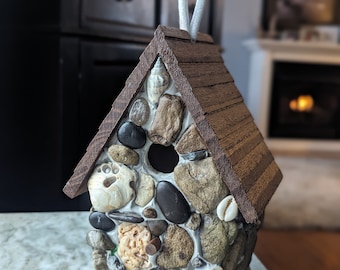 River Stone Cottage Birdhouse with Hanging Rope