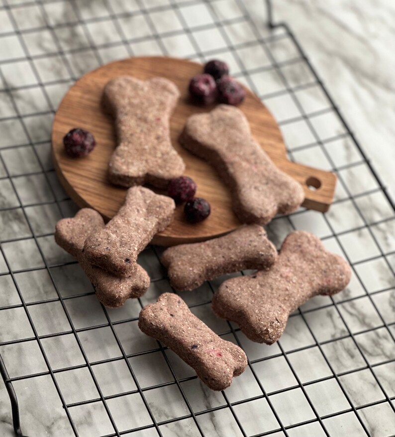 Triple Berry Dog Treats, Gourmet Treats for Dogs , Natural Pet Treat, Healthy Dog Treats, Dog