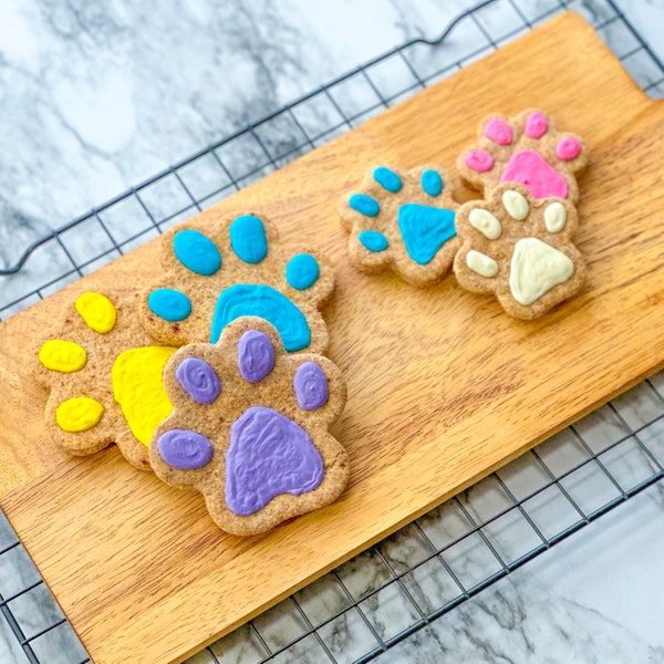 Paw Print Dog Treats, Gourmet Plain Treats for Dogs, Natural Pet Treat, Healthy Treats, Dog Gotcha Day, Limited Ingredient, Puppy Birthday