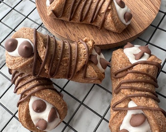 Peanut Butter Cannoli Dog Treats