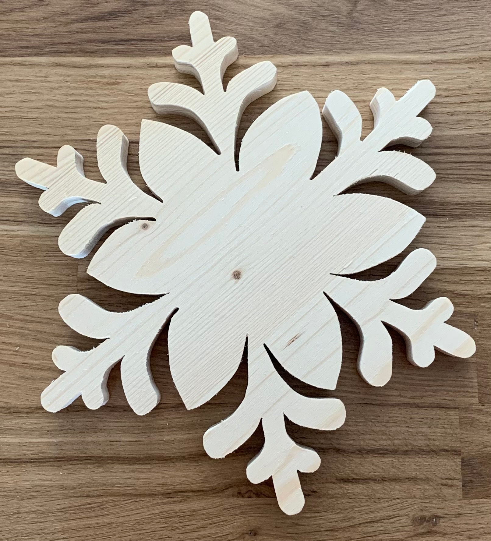 Flocon de Neige Décoratif en Bois