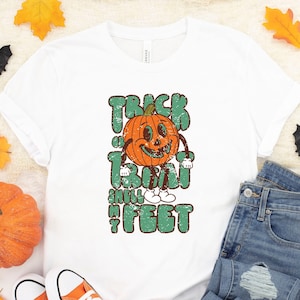 Doces ou travessuras cheiram meus pés, camisa engraçada de Halloween, camisa unissex de Halloween, camisa engraçada de Halloween, camiseta de Halloween, camiseta de doces ou travessuras