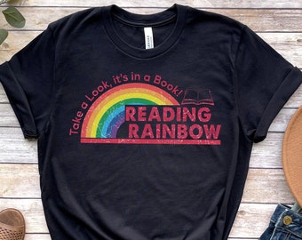 Camisa de arco iris de lectura, camisa de bibliotecario retro, camisa de apreciación del maestro, camisa de escuela de arco iris de comodidad retro, regalo de amante de libros, camiseta de ratón de biblioteca