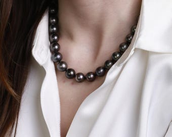 Tahitian black pearl necklace, Tahitian pearl necklace, Natural pearl and 18K gold necklace, Tahitian pearl jewelry, Peacock pearl