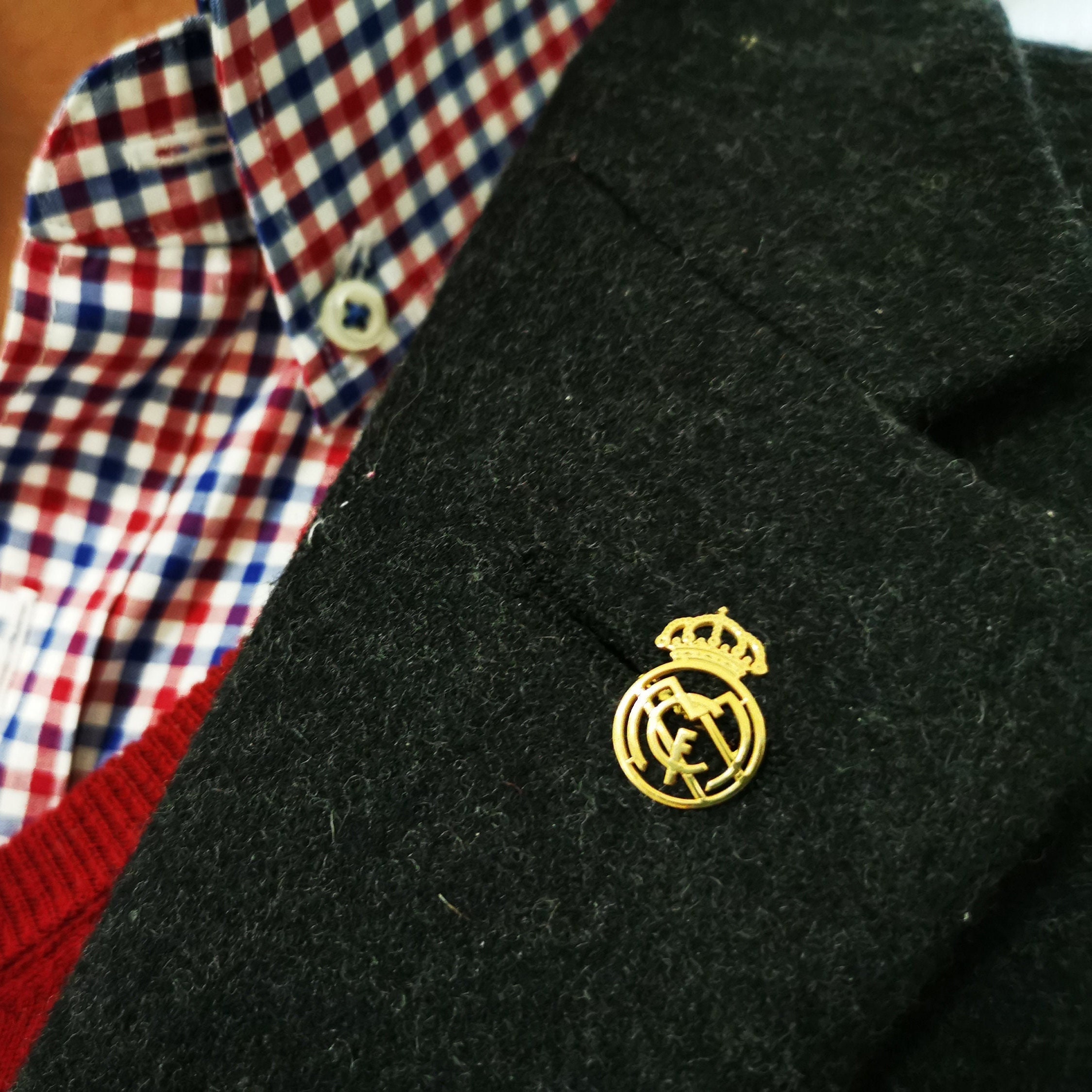 Spilla Da Bavero Con Scudo Da Calcio Del Madrid
