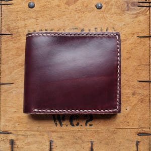 Horween Chromexcel bordeaux lederen portemonnee, handgemaakte volnerf leren kaarthouder, gepersonaliseerd jubileumcadeau voor hem, gepersonaliseerd