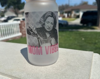 Eso es 70 espectáculos de vibraciones de mamá gatita.