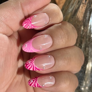 Pink Zebra | Monochromatic pink zebra striped french tips w/ pearl accents | animal print Press on nails | Valentines day | Med Round