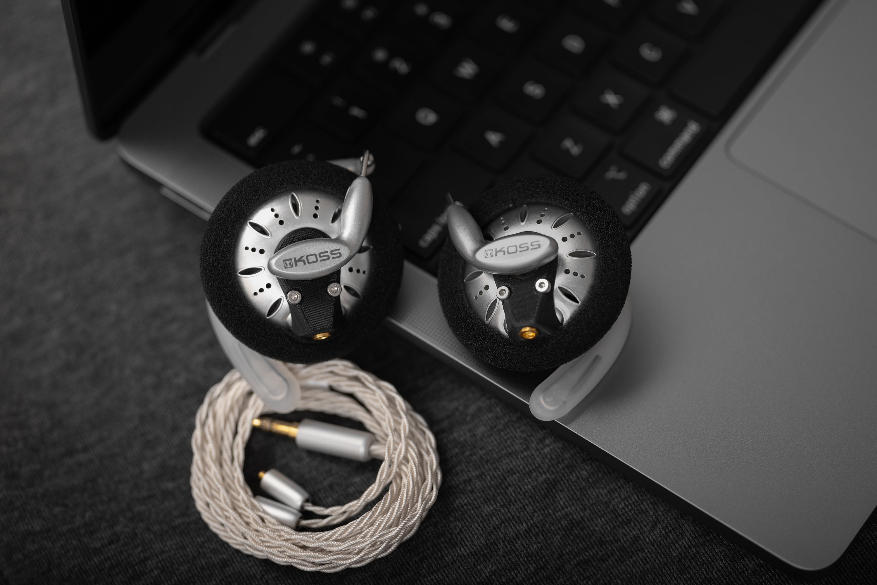 Koss SportClip KSC75 ヘッドホン MMCX改造版 予約受付中 - Etsy 日本