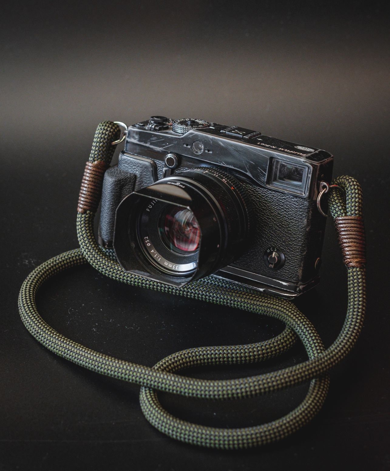 Vintage Rave Used Film Camera Bag Gold & Burgundy Large – Paramount Camera  & Repair