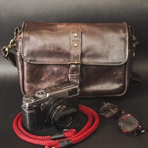 Courroie pour appareil photo en acrylique bordeaux