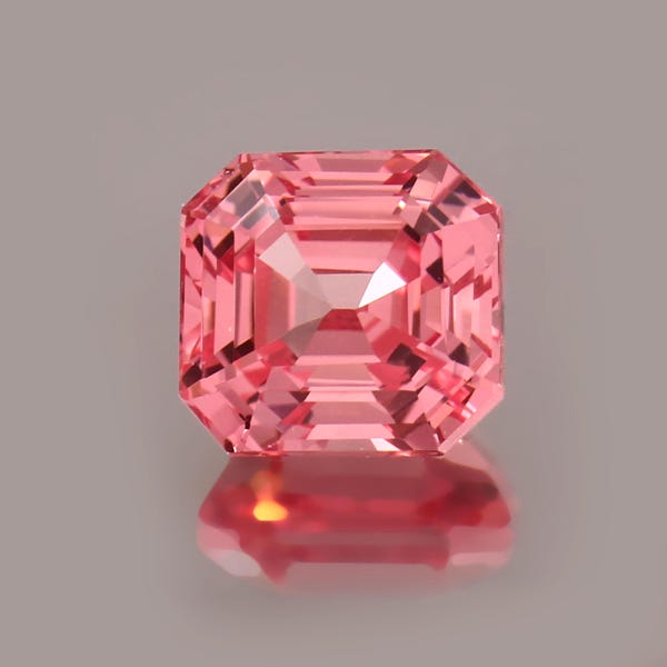 AAA Ceylon Padparadscha Sapphire Gemstone: Radiant Cut, 9x9 mm