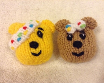 KNITTING PATTERN - Pudsey Bear and Blush brooch / badge