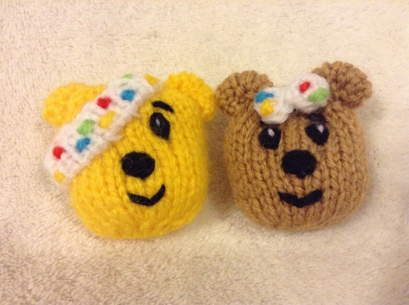 KNITTING PATTERN Pudsey Bear and Blush Brooch / Badge Etsy