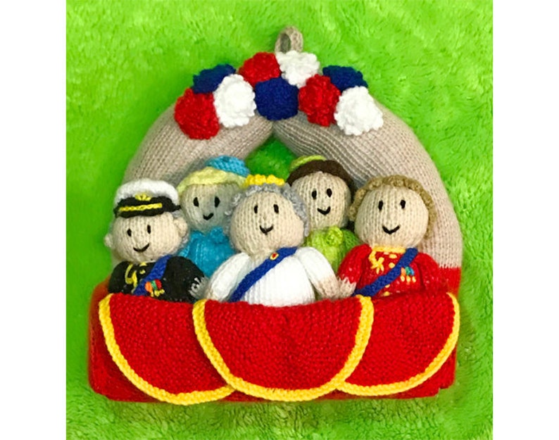KNITTING PATTERN Royal Queen Platinum Jubilee Balcony Wreath Hanging