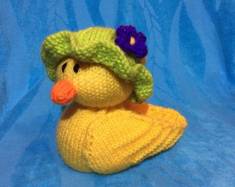 KNITTING PATTERN - Mummy Duck chocolate orange cover / 14 cms Easter toy