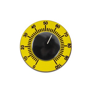 Puede incluir: Dial circular amarillo con números negros del 10 al 100, una aguja negra apuntando a 30 y un círculo negro en el centro.