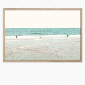 Fotografía de bellas artes imprimible de playa de surf, arte de pared para decoración del hogar con surf costero, póster de aventura deportiva en el océano, impresión de foto digital descargable