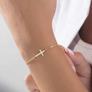 14K gouden kleine kruisarmbanden, 18K massief gouden kruisarmbanden, religieuze sieraden voor vrouwen, afstudeercadeaus voor haar, beste cadeau voor moeders