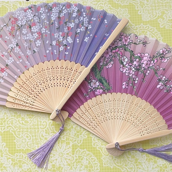 Fold Hand Fan// Bamboo hand Fan/Folding Fan Chinese Style/Silk Hand Fan Bamboo/ Vintage bamboo fan/ Perfect gift/ Wedding Favor Fan