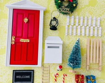 16 Pcs Christmas Elf door, Tiny Outdoor Xmas Decoration, Wooden Miniature for Child Xmas Accessories, Fairy Tale kit with accessories, DIY