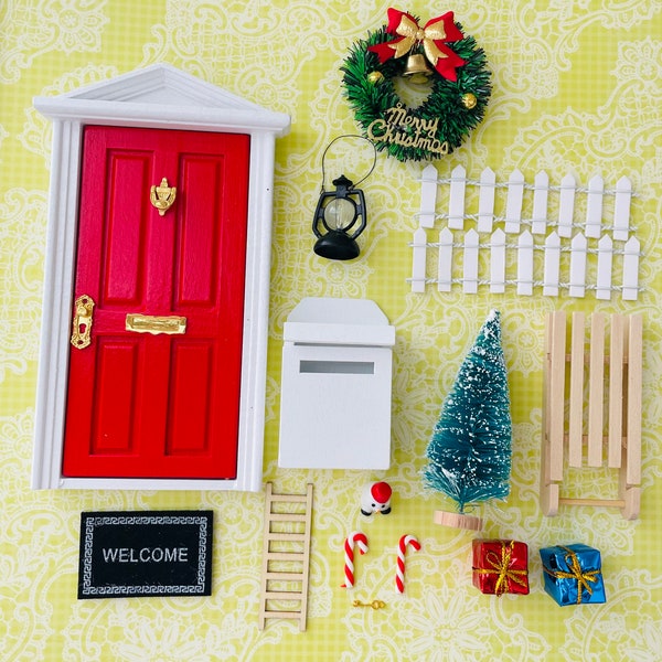 16 Pcs Christmas Elf door, Tiny Outdoor Xmas Decoration, Wooden Miniature for Child Xmas Accessories, Fairy Tale kit with accessories, DIY