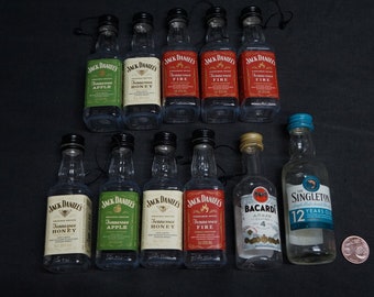 11 bottiglie mignon di Jack Daniels, Singleton e Barcardi