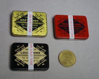 3  volle blikjes met grammofoon naalden gramophone needles