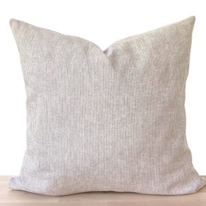 Copricuscino in lino naturale marrone a righe marrone chiaro, copricuscino da arredo beige marrone chiaro, copricuscino a righe marrone neutro neutro, cuscino di lino neutro