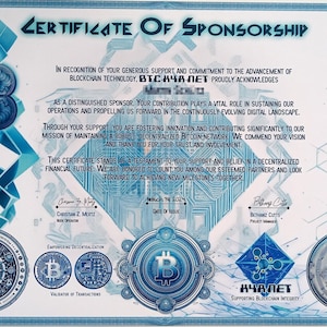 Puede incluir: Un certificado de patrocinio azul y blanco para una empresa de tecnología blockchain llamada BTC-KЧА-ПЕТ. El certificado presenta un logotipo de Bitcoin estilizado y el texto "CERTIFICATE OF SPONSORSHIP" en letras blancas y negritas.