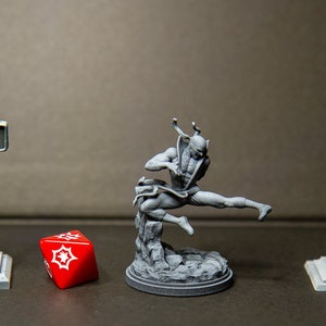 The boy with the dragon tattoo aka Iron Fist de c27 collectibles avec sa base 35mm