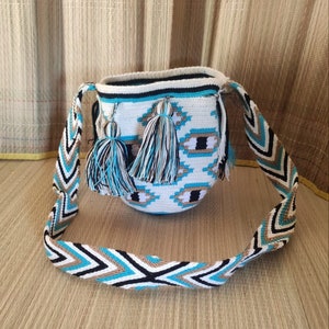 Petit sac Wayuu, fait main au crochet, accessoire unisexe multicolore