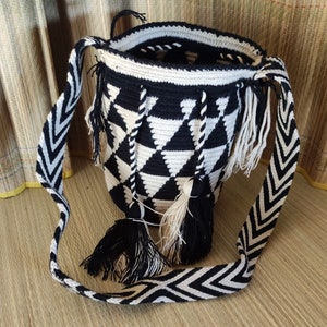 Medium Wayuu bag, handmade crochet, multicolored unisex accessory
