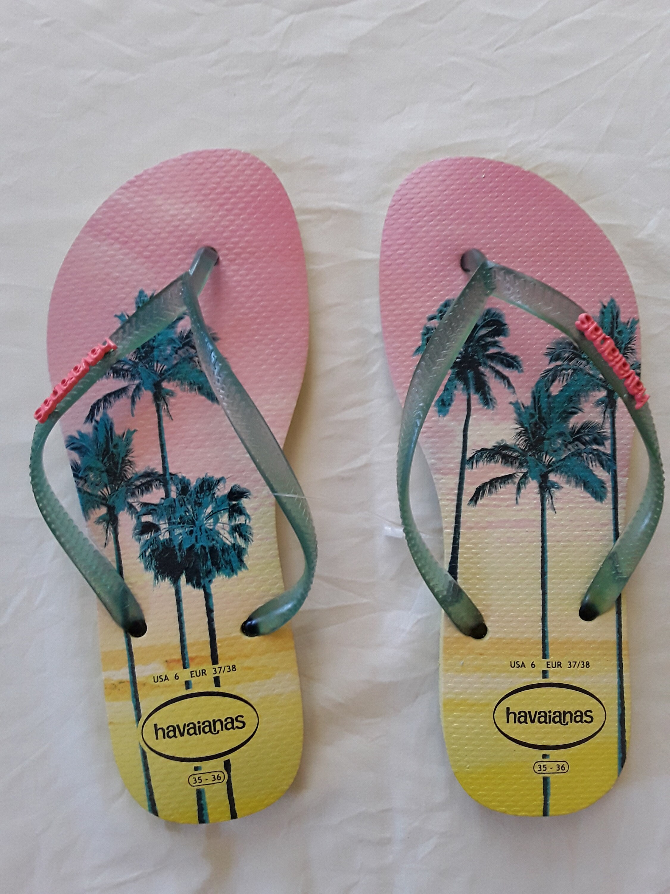 Havaianas Slim paisage CF yellow slipper, multicolored tropical pattern,  women's beachwear - Main Image