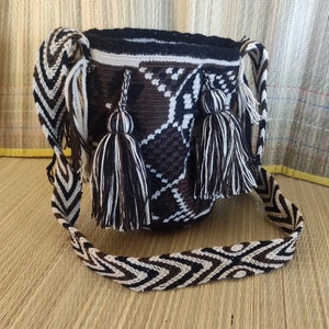 Petit sac Wayuu, fait main au crochet, accessoire unisexe multicolore
