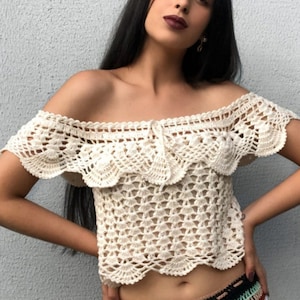 Aurora Brazilian cropped top, handmade crochet, solid white color. Women's clothing