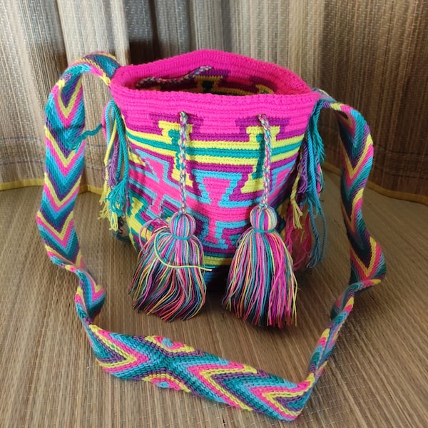 Sac moyen Wayuu, crochet fait main, accessoire unisexe multicolore fluo