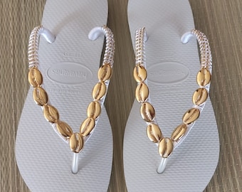 Havaianas original slippers, personalized and hand-decorated with gold-coloured shells and Swaroski crystals, women's beachwear