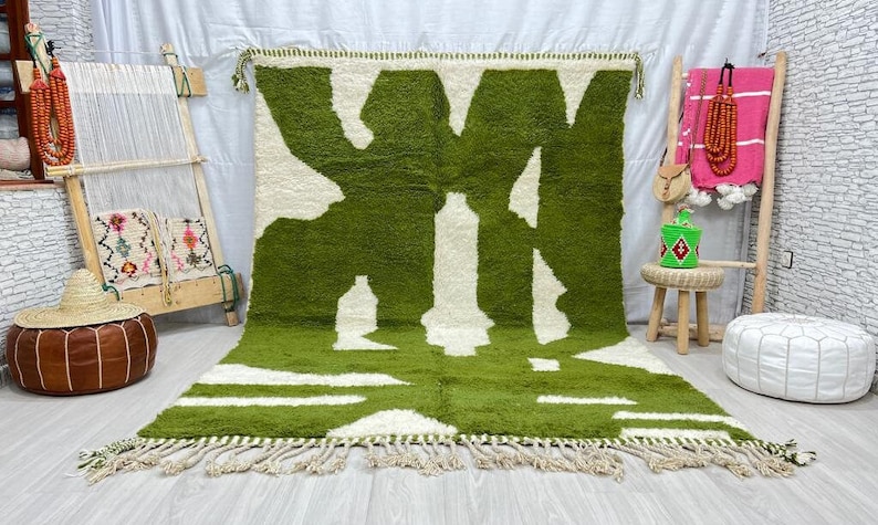 CUTE BENIOURAIN RUG, Moroccan Handmade Rug, Grass Green Rug, Dotted Rug, Handmade Wool Rug, Azilal Berber Rug, Handwoven Rug, Bohemian Rug