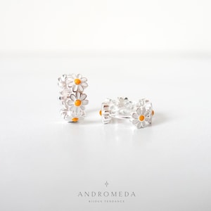 Daisy Huggies, Small Flower Hoops, Dainty Floral Earrings in Sterling Silver, Feminine Jewelry Gift for Her, Summer Spring Style, Latch Back